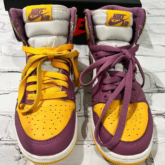 Jordan 1 Retro High OG - Picture 10 of 12